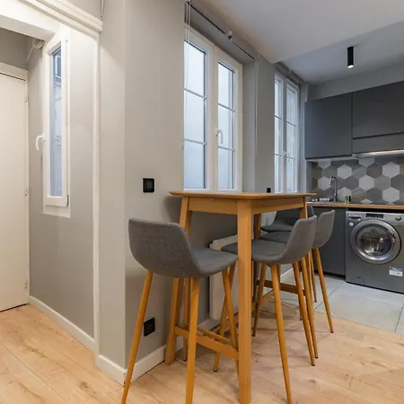 Chic 2-room In The Heart Of Parisian Luxury Paris