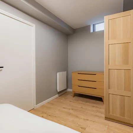 Chic 2-room In The Heart Of Parisian Luxury * Paris
